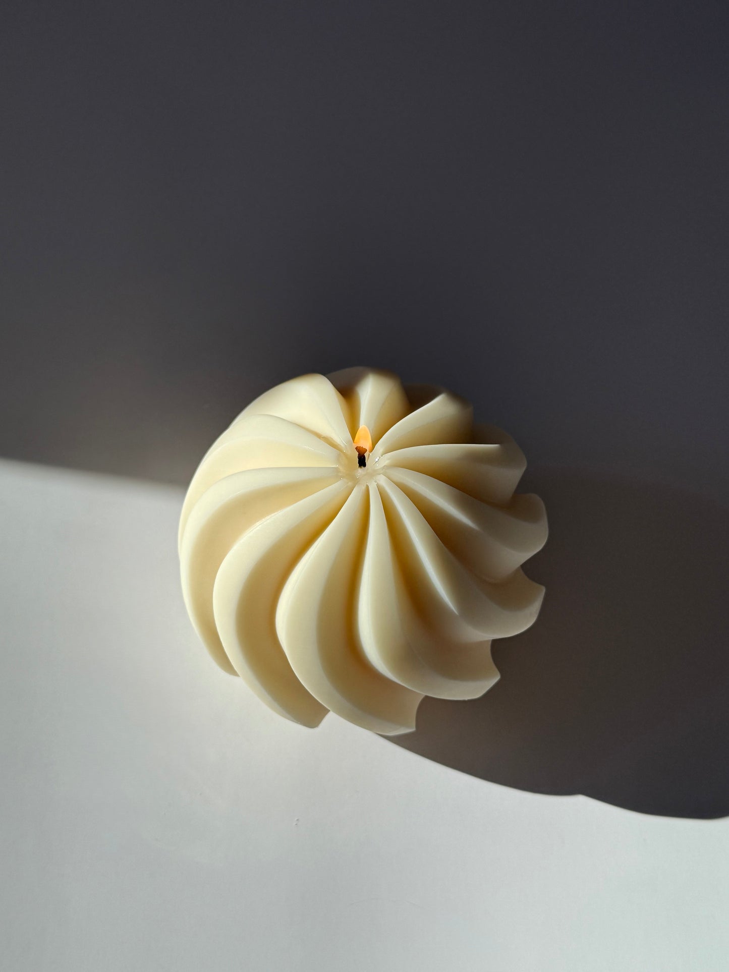 LIVIA candle